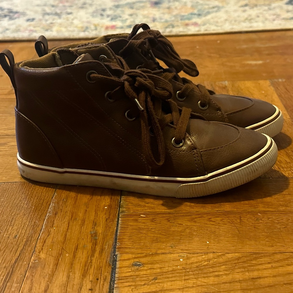 Brown Leather Shoes with Classic Style